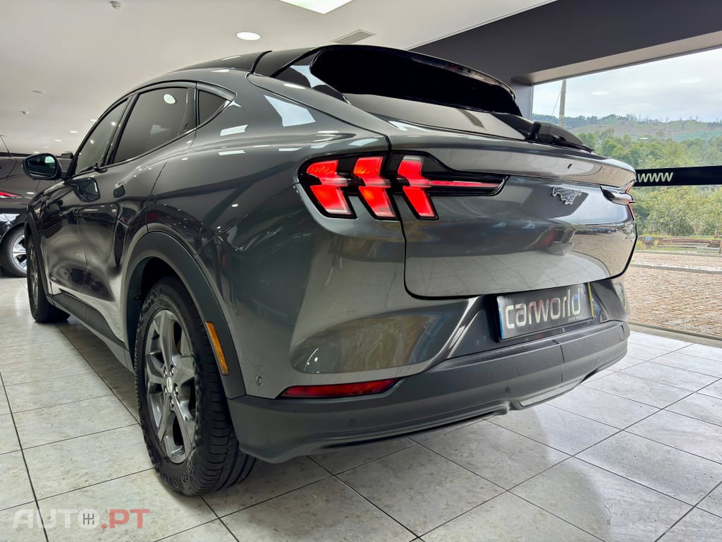 Ford Mustang Mach-E Premium AWD