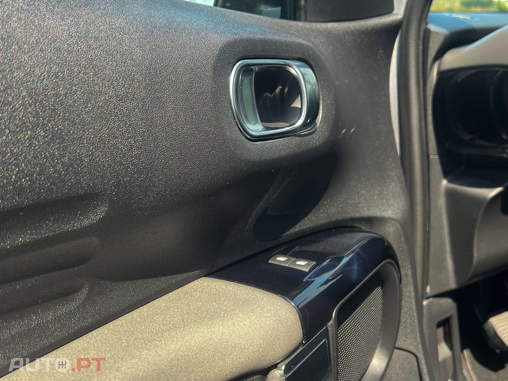 Citroen C4 Cactus SHINE 1.6 e-HDI