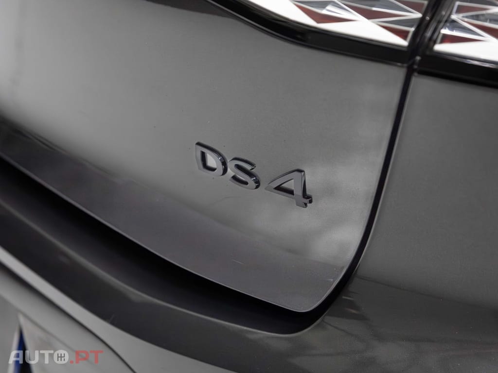 DS DS4 PureTech 130 PERFORMANCE LINE+
