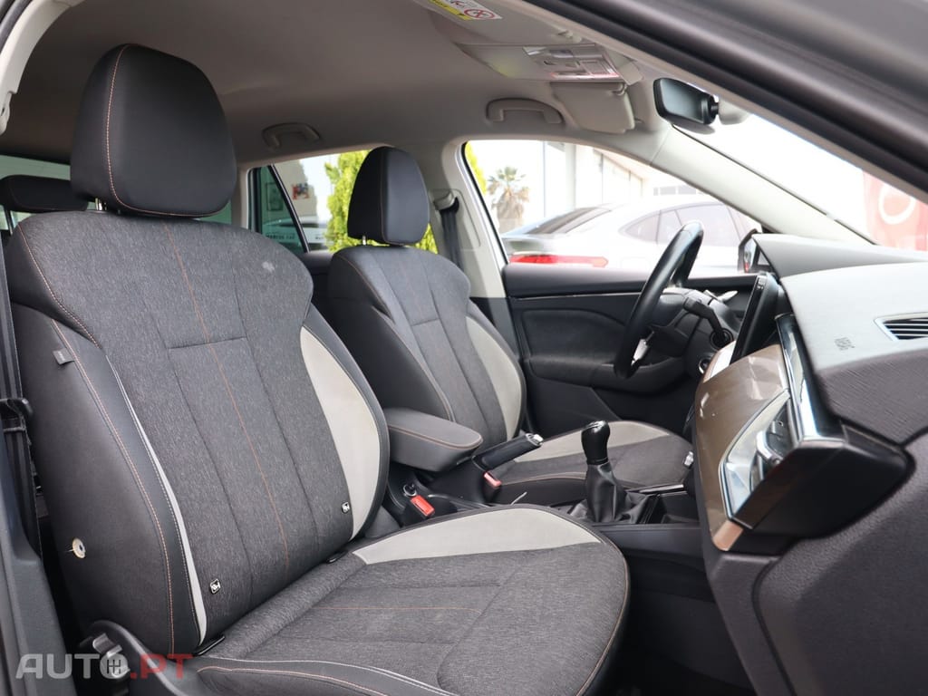 Skoda Kamiq 1.0 TSI Selection — fotografia 12