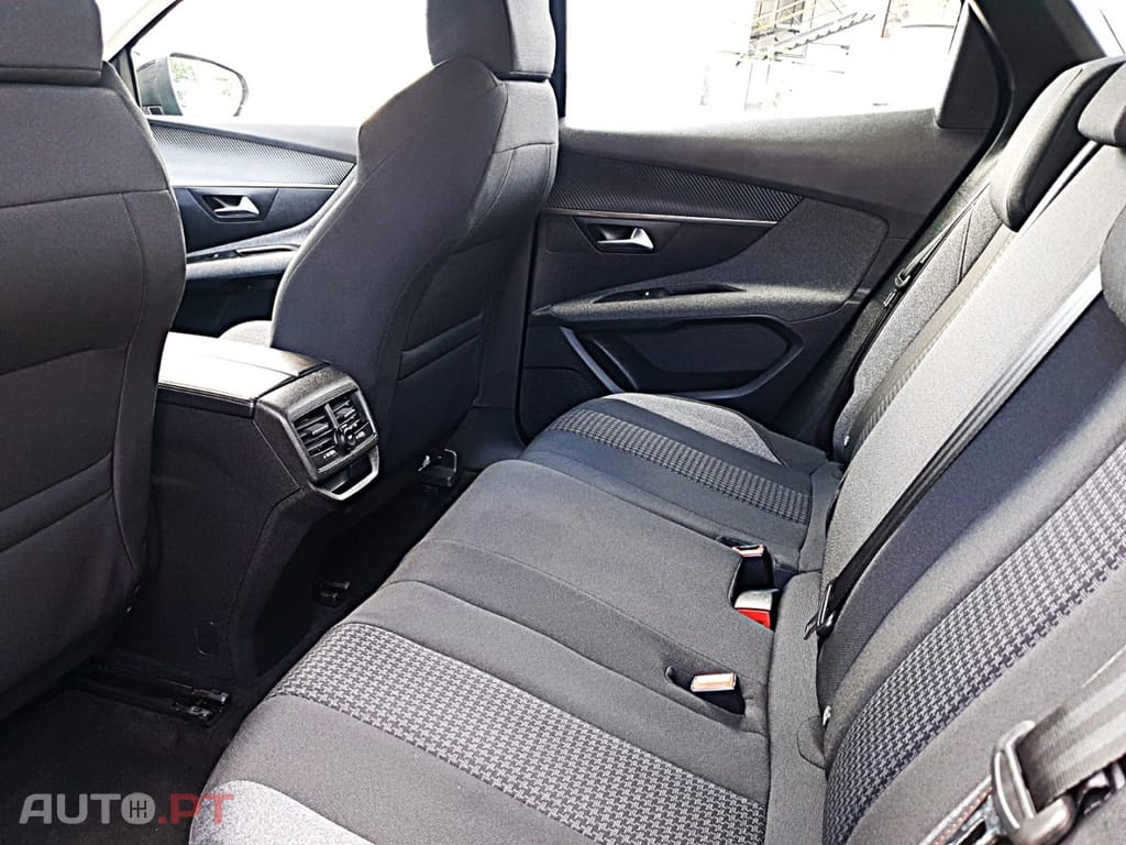 Peugeot 3008 1.5 BlueHDi Active Pack