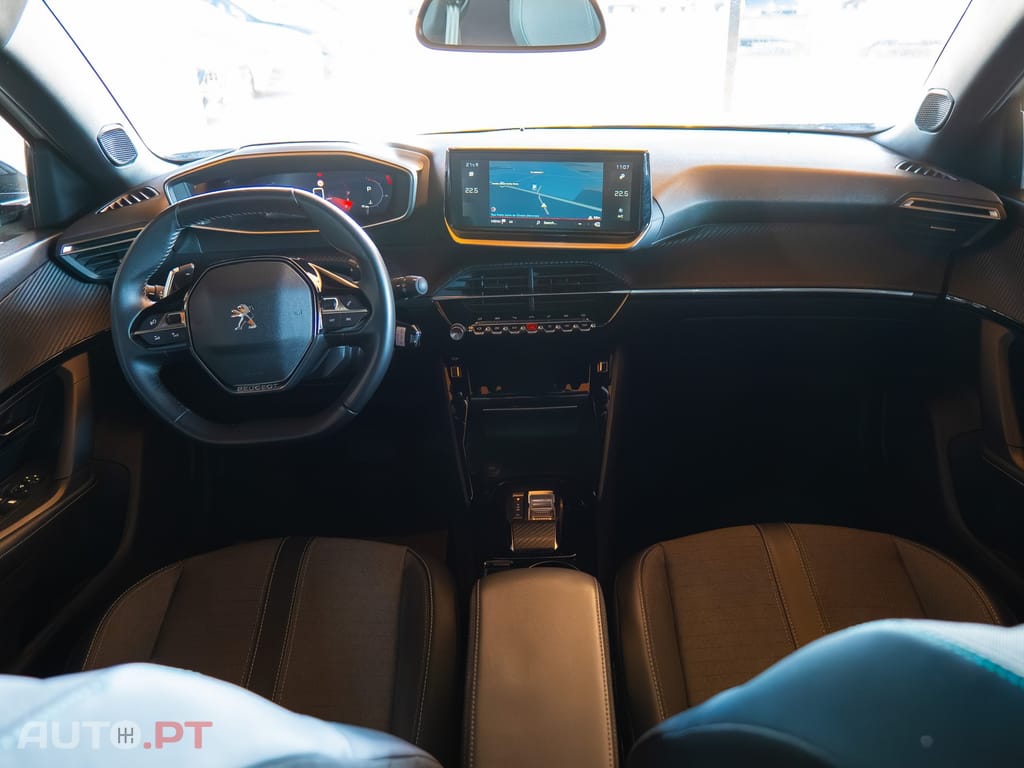 Peugeot 2008 1.2 PureTech Allure Pack EAT8