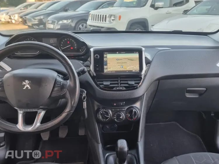 Peugeot 2008 1.2 PureTech Style