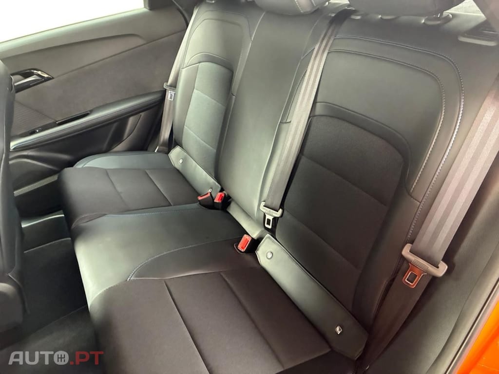 MG MG4 77 kWh Extended Range Luxury