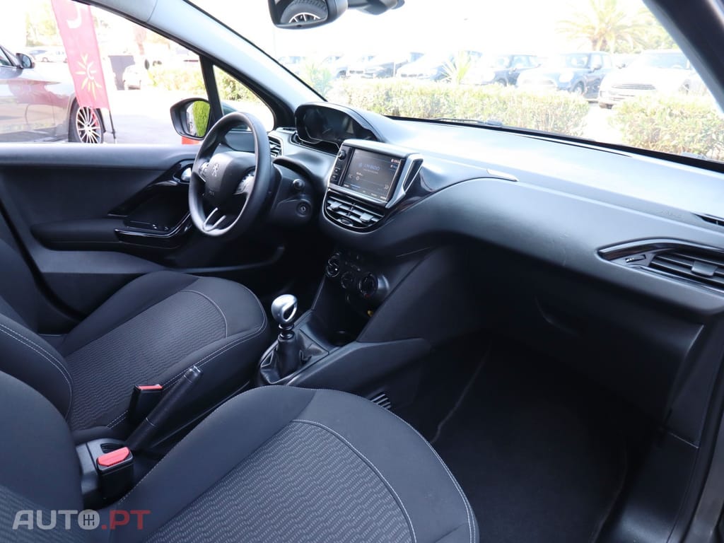 Peugeot 208 1.5 Hdi — fotografia 9