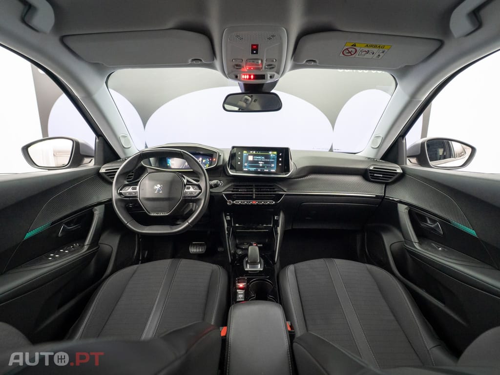Peugeot E-2008 50 kWh Allure Pack