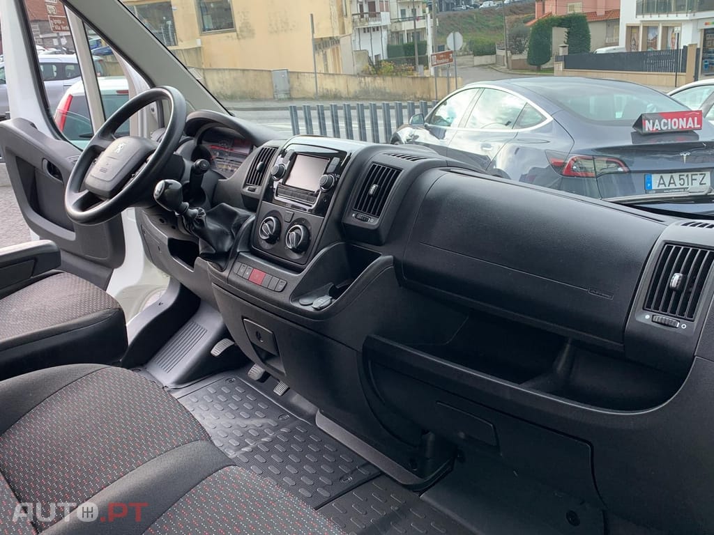 Peugeot Boxer 2.2 BlueHDi 335 L2 CD