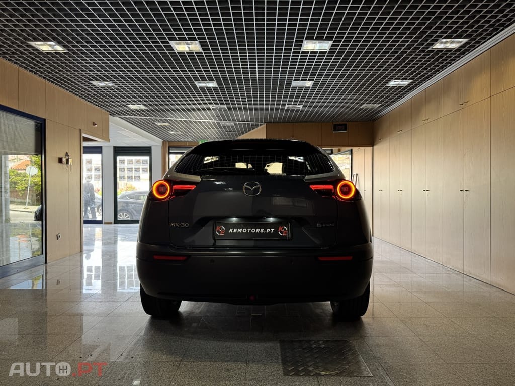 Mazda MX-30 e-SKYACTIV Advantage+Modern Confidence