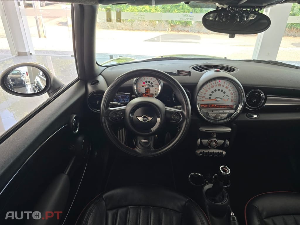 MINI Cooper John Cooper Works