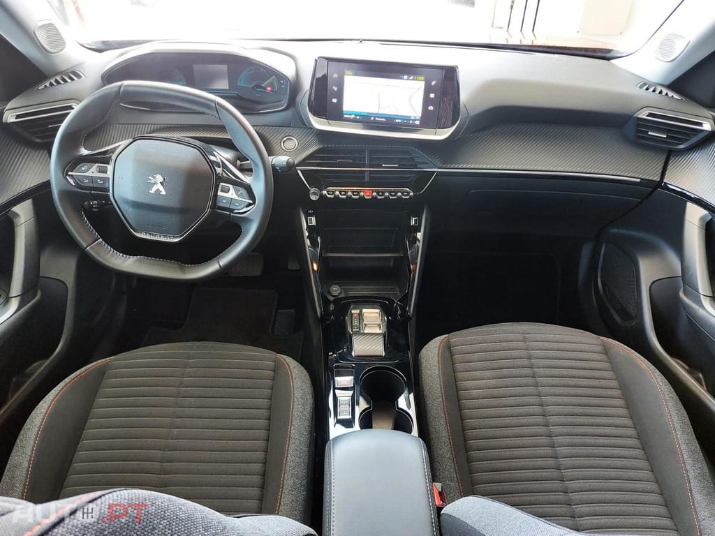 Peugeot E-2008 50 kWh Active Pack