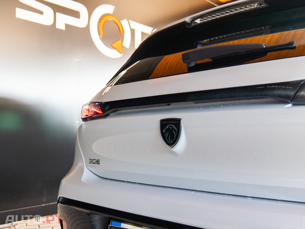 Peugeot 308 PureTech 130 EAT8 GT