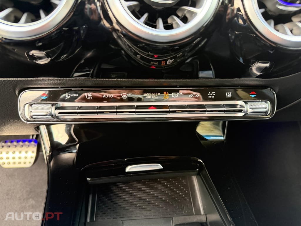 Mercedes-Benz A 250 e AMG Line