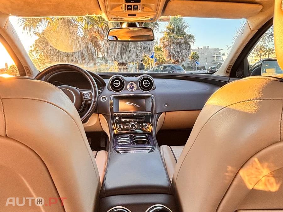 Jaguar XJ 3.0 v6 premium luxury