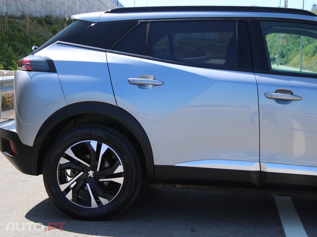 Peugeot E-2008 Allure