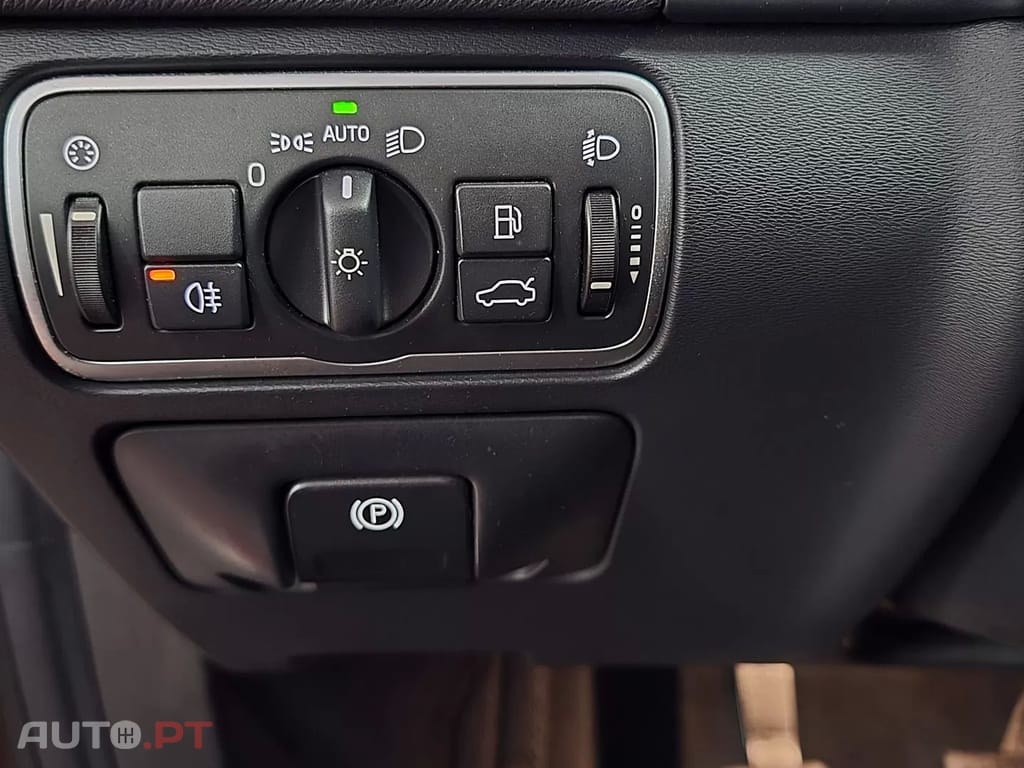 Volvo V60 Cross Country 2.0 D3 Momentum