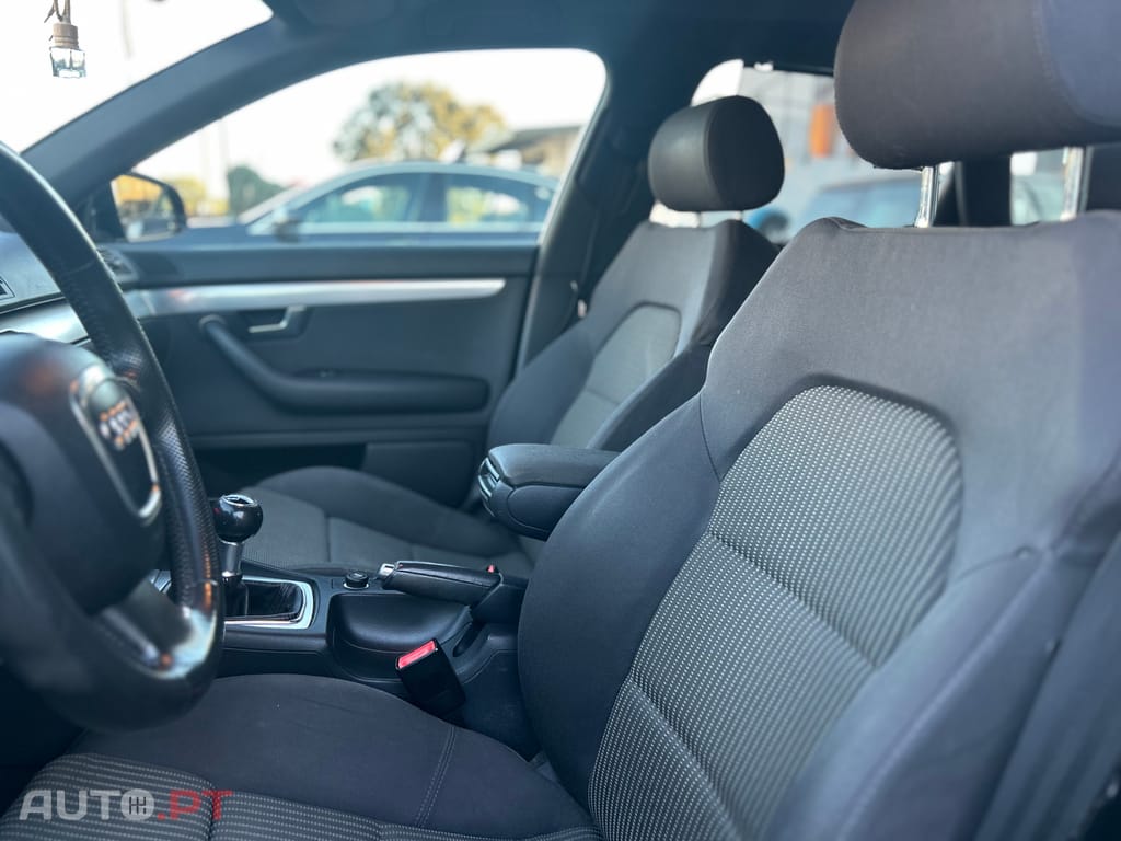 Audi A4 Avant 2.0TDi S-Line