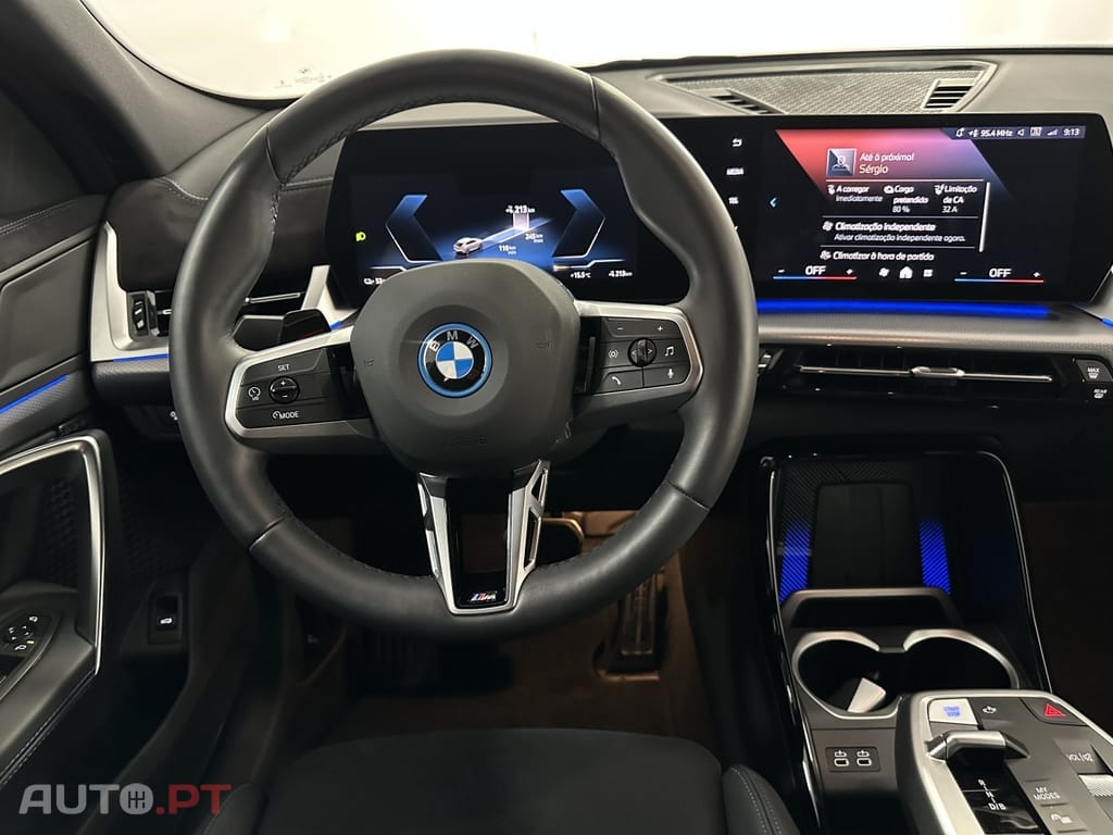 BMW iX2 eDrive20 Pack Desportivo M