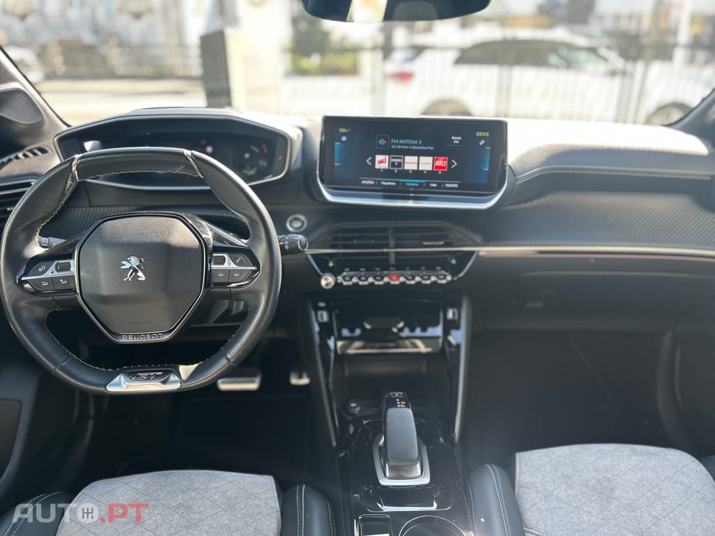 Peugeot E-208 50 kWh GT Pack