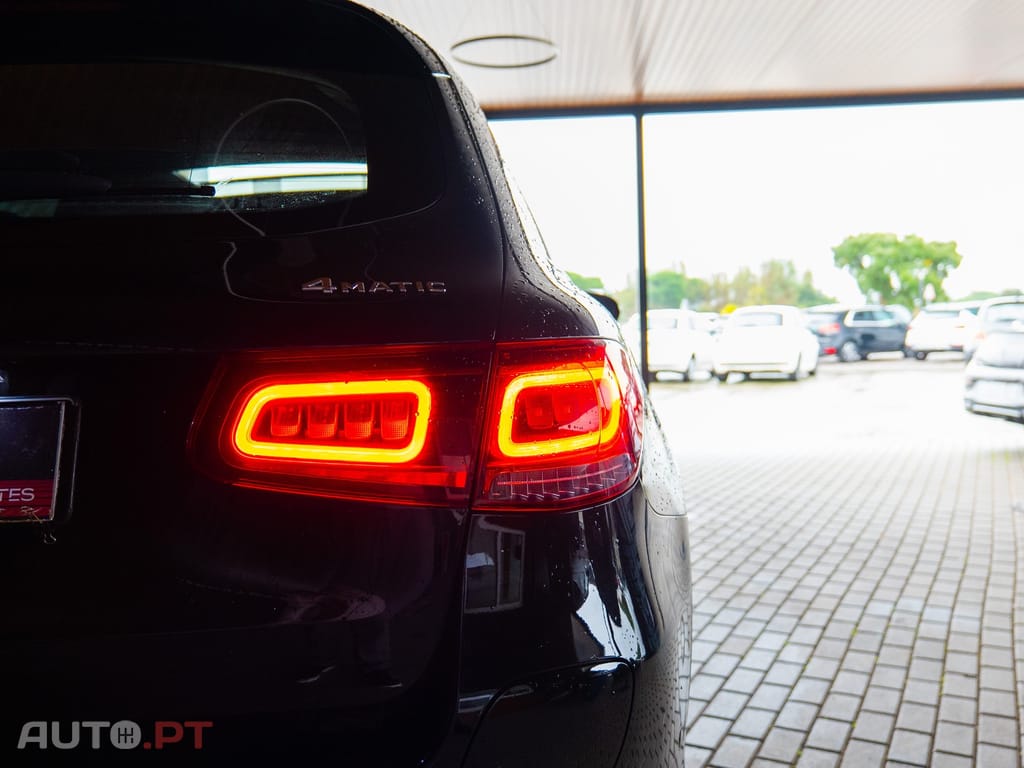 Mercedes-Benz GLC 300 4MATIC AMG LINE
