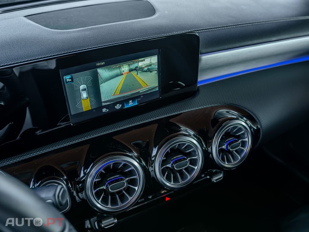 Mercedes-Benz A 250 e AMG Line