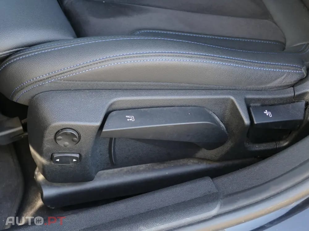 BMW 330 e Pack Desportivo M Auto