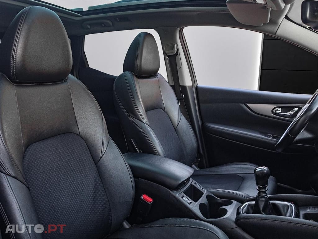 Nissan Qashqai 1.5 dCi N-Connecta J18