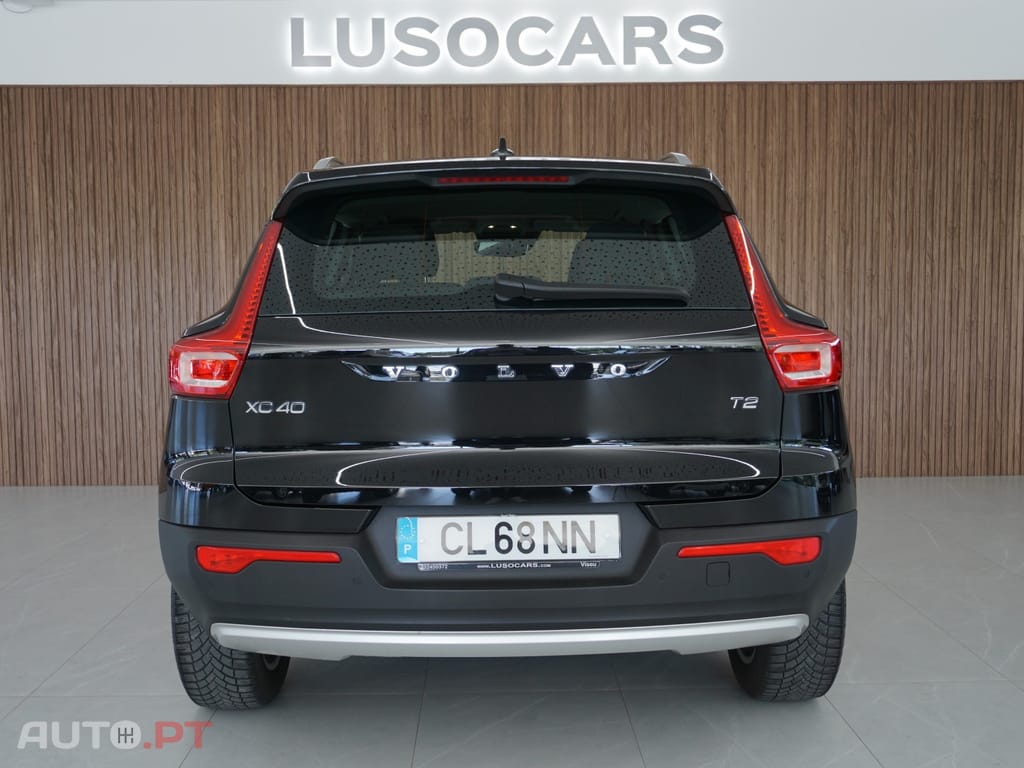 Volvo XC40 1.5 T2 Momentum Plus