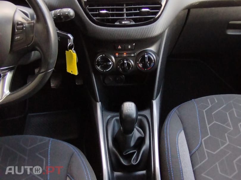 Peugeot 2008 1.2 PureTech Style