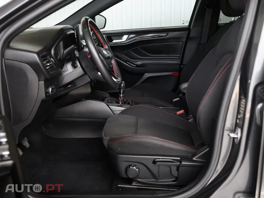 Ford Focus 1.0 EcoBoost MHEV ST-Line