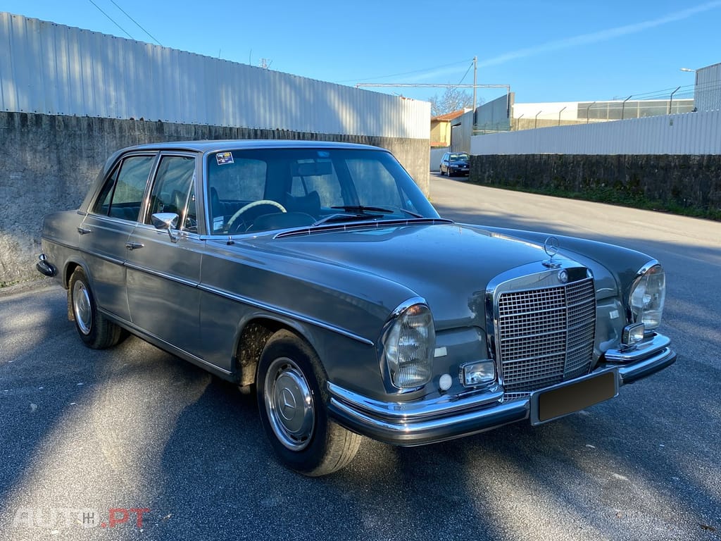 Mercedes-Benz 280 S (RHD)