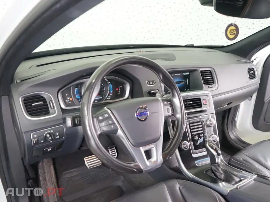 Volvo V60 2.4 D6 R-Design AWD Phev