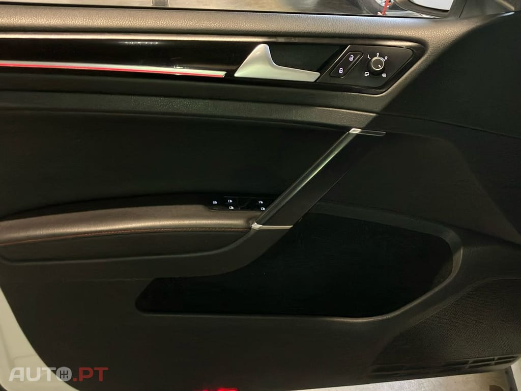Volkswagen Golf 2.0 TSI GTI DSG Performance