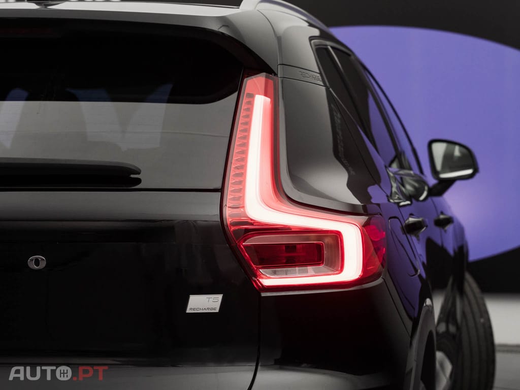 Volvo XC40 1.5 T5 PHEV Momentum