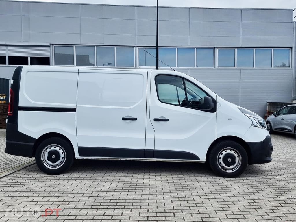 Renault Trafic 2.0 dCi L1H1 - IVA Dedutível