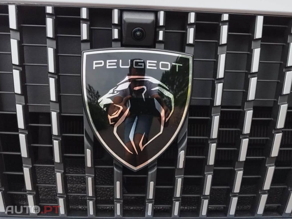 Peugeot E-2008 54 kWh GT