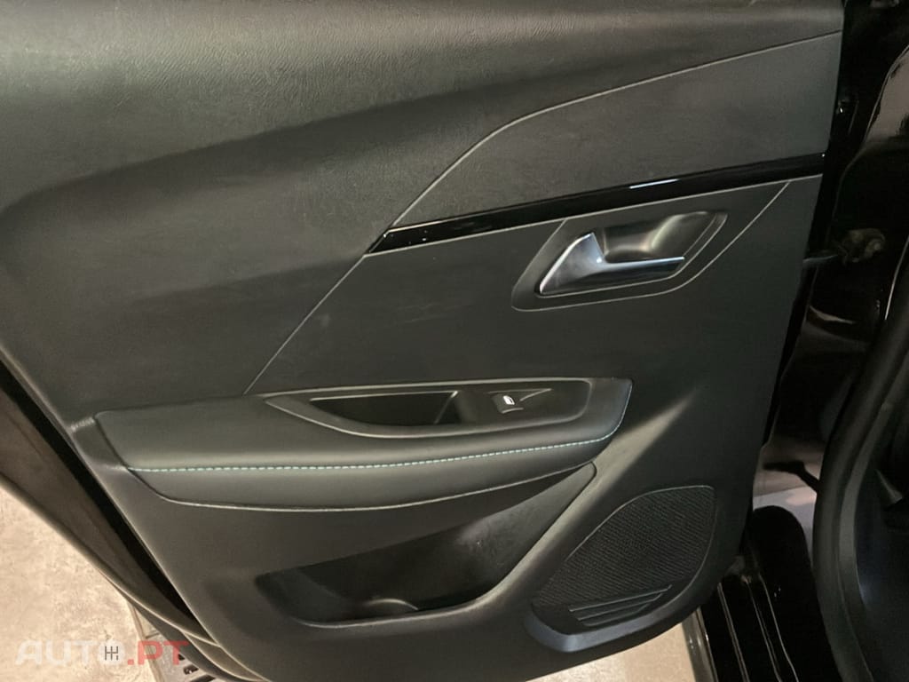 Peugeot E-208 50 KWh Allure Pack