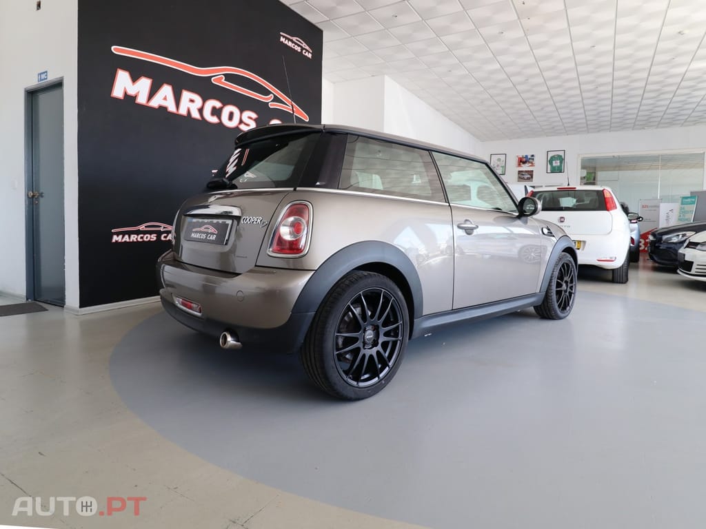 MINI Cooper Cooper D