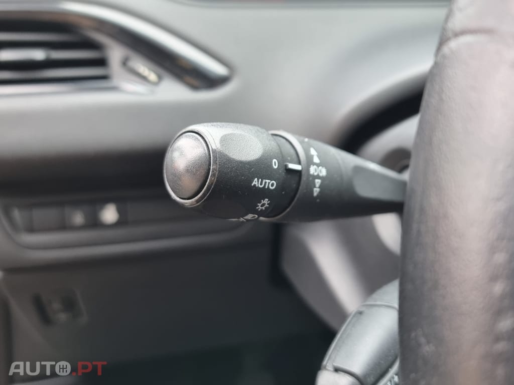 Peugeot 208 1.6 e-HDi Active