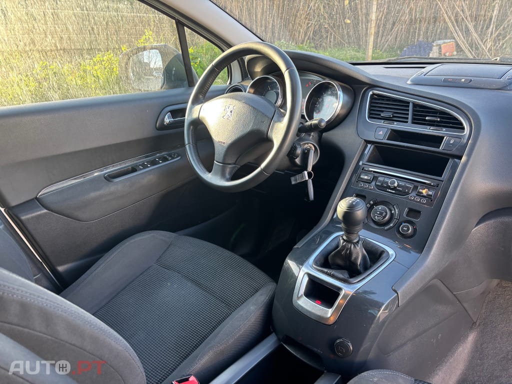 Peugeot 5008 1.6 HDi 7L Allure