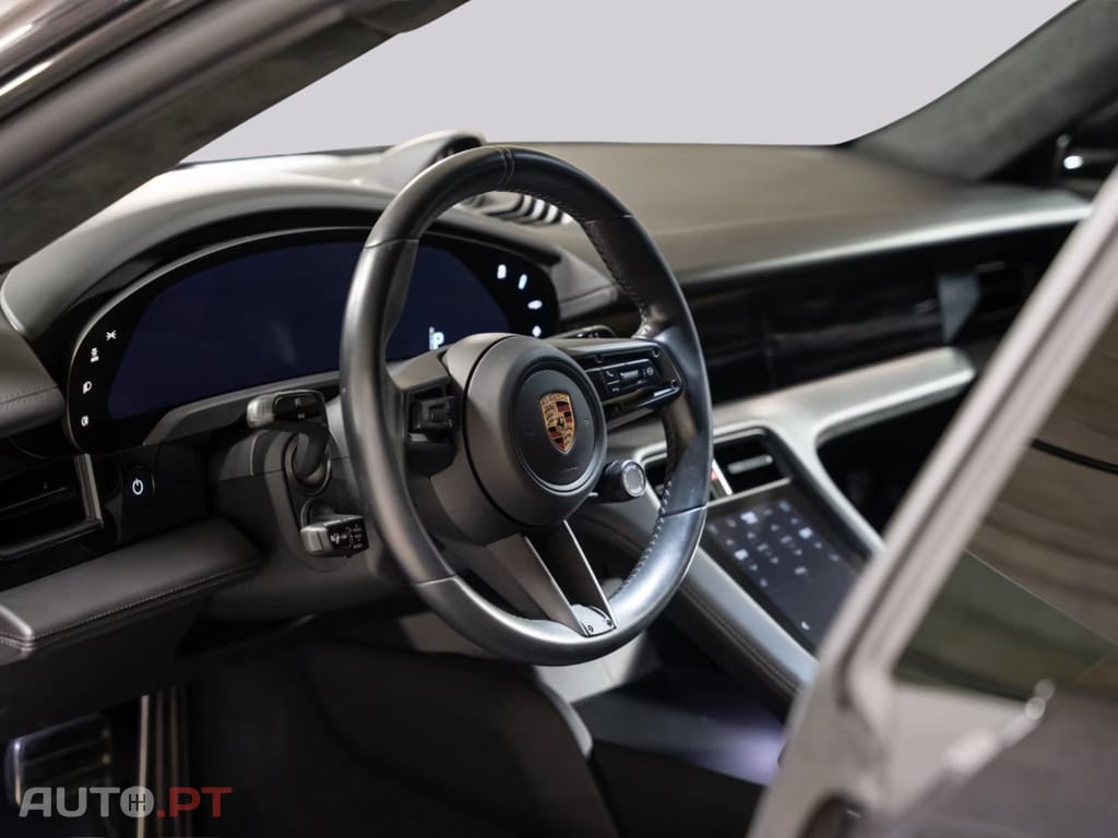 Porsche Taycan Turbo S I.V.A DEDUTIVEL