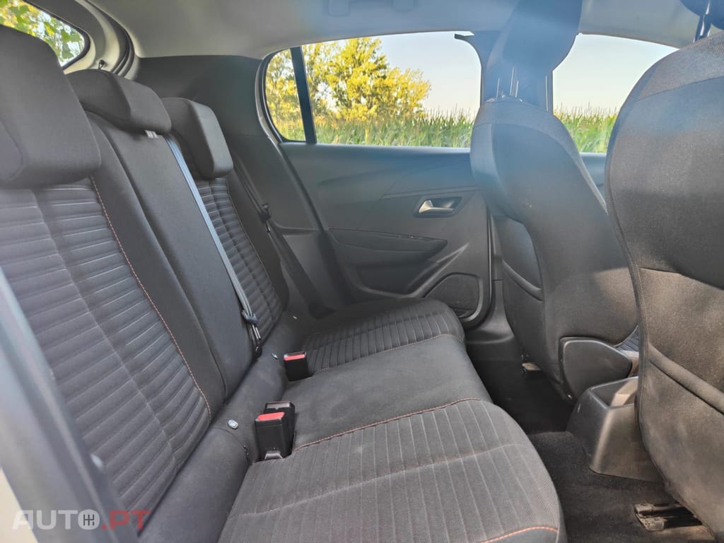 Peugeot 208  1.2 PureTech Allure EAT8