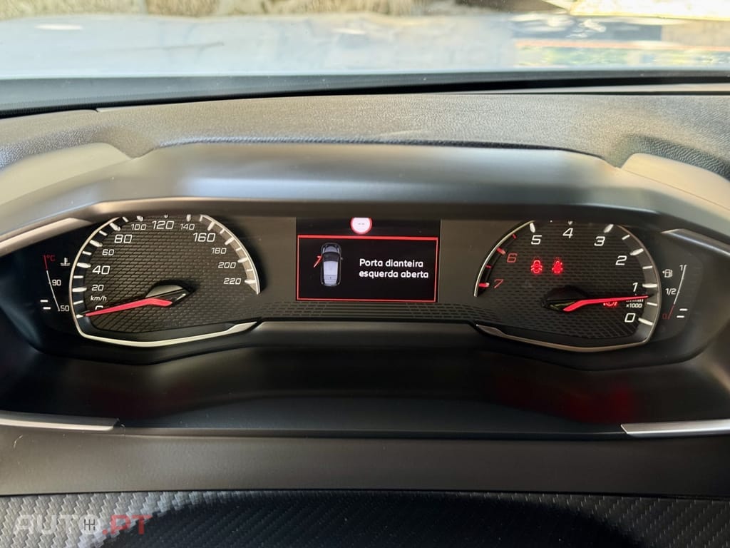 Peugeot 2008 1.5 BlueHDi Allure Pack