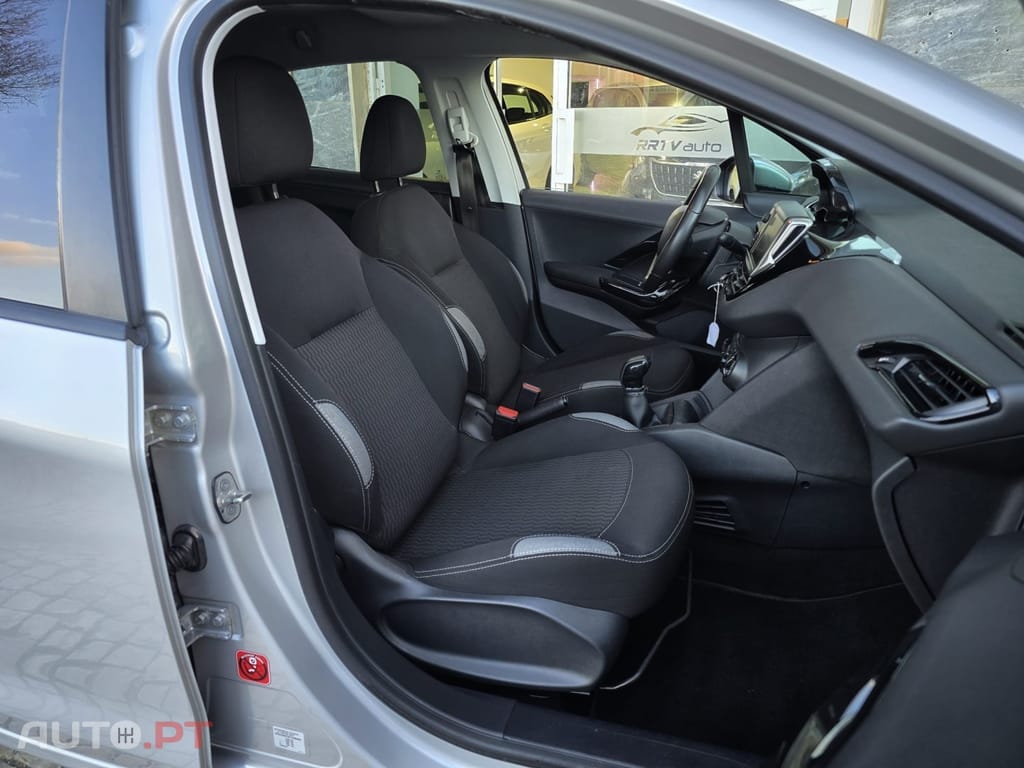 Peugeot 208 1.6 BlueHDi Style