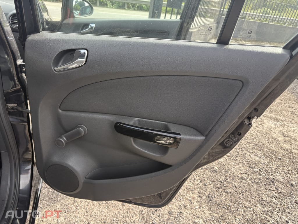 Opel Corsa 1.2 Enjoy