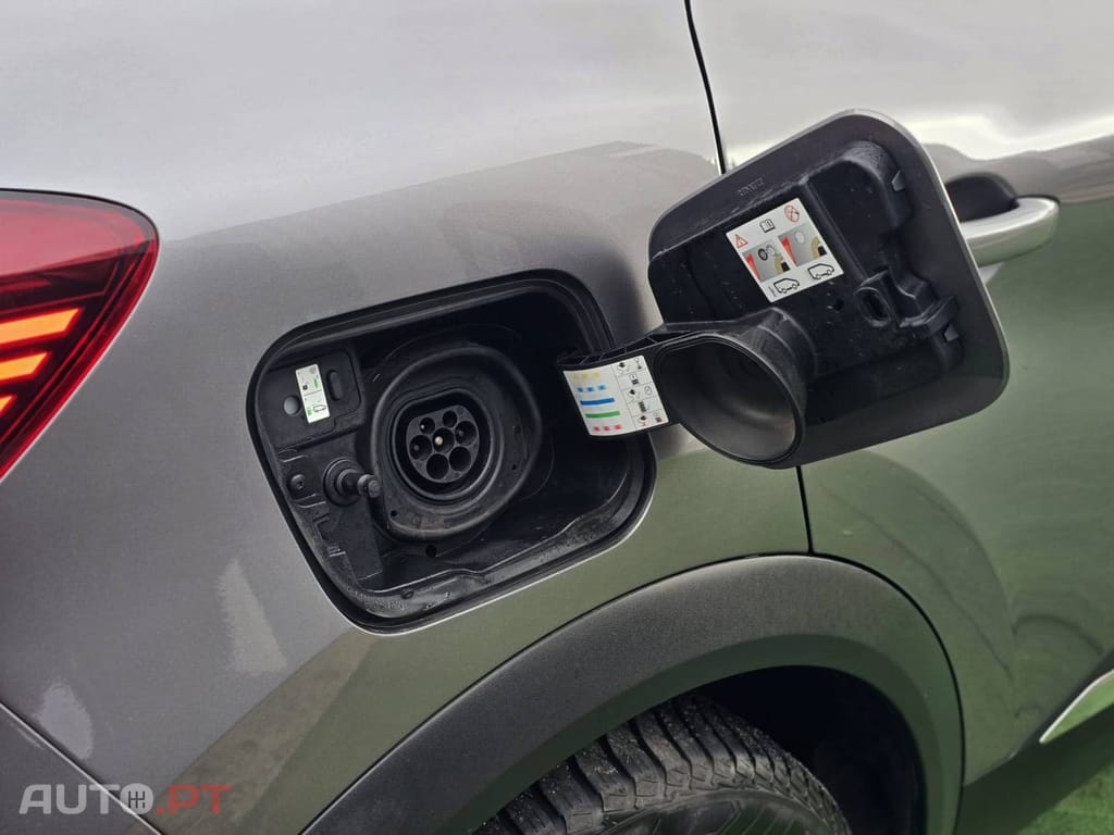 Renault Captur 1.6 E-Tech Plug-In Intens