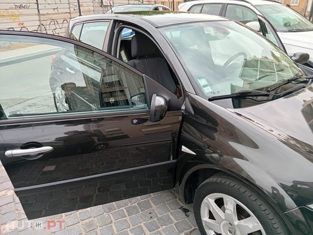 Renault Mégane Renault Mégane II Dynamique S 1.5 dCi 105 CV – 2007 – 268.850 km