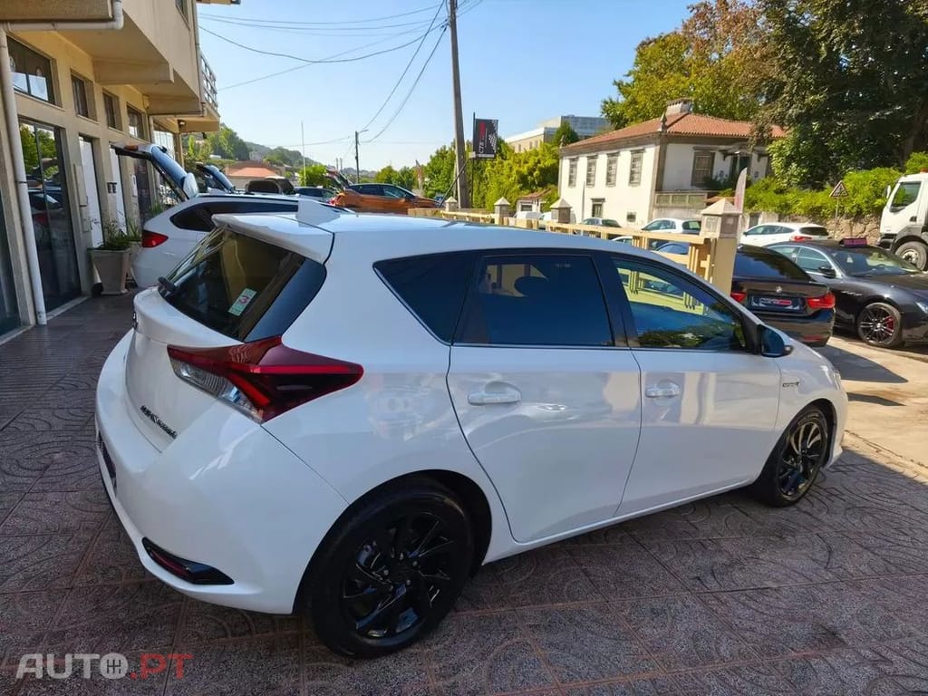 Toyota Auris 1.8 HSD Comfort+J17
