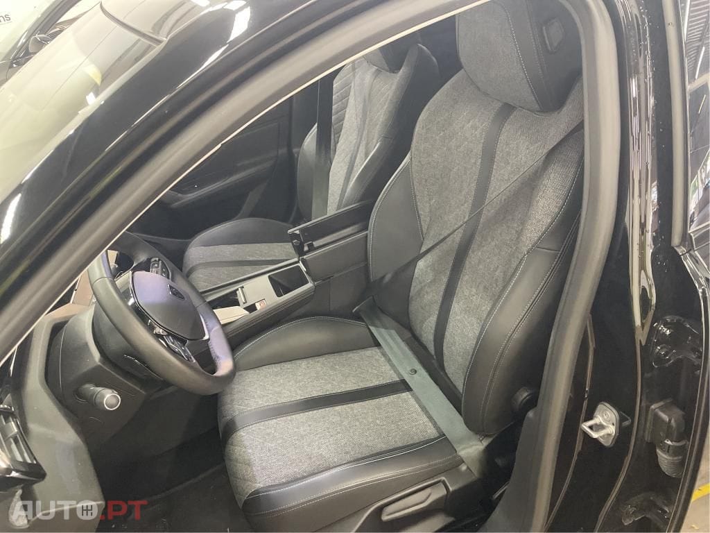 Peugeot 408 1.2 PureTech Allure EAT8