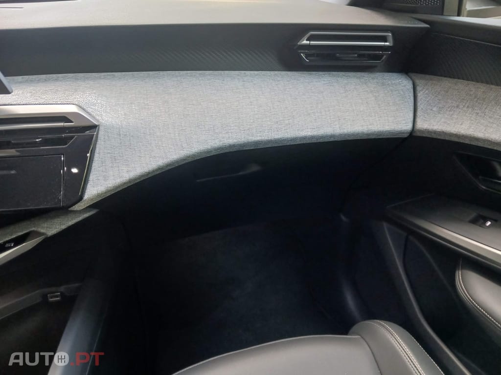 Peugeot 3008 1.2 Hybrid Allure Pack e-DCS6