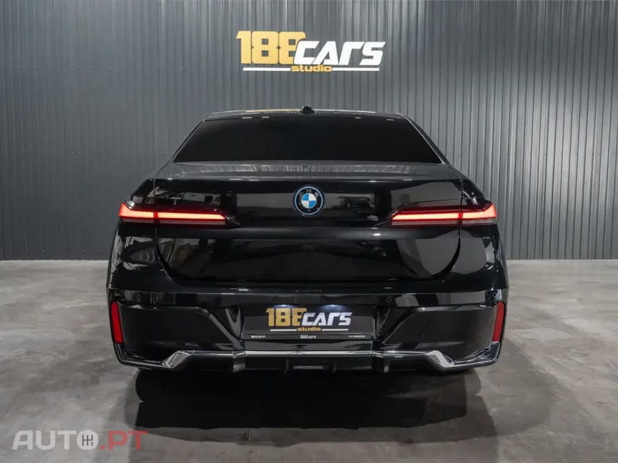 BMW 750 750e xDrive Pack Desportivo M